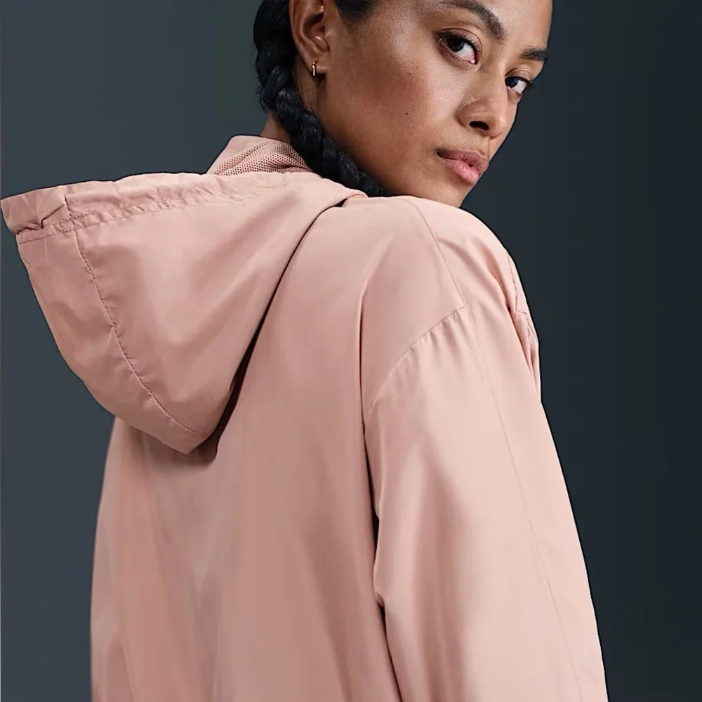 Nike Sportswear Classic Wovens Women's Loose UV Hooded Jacket - Picture 3 of 6